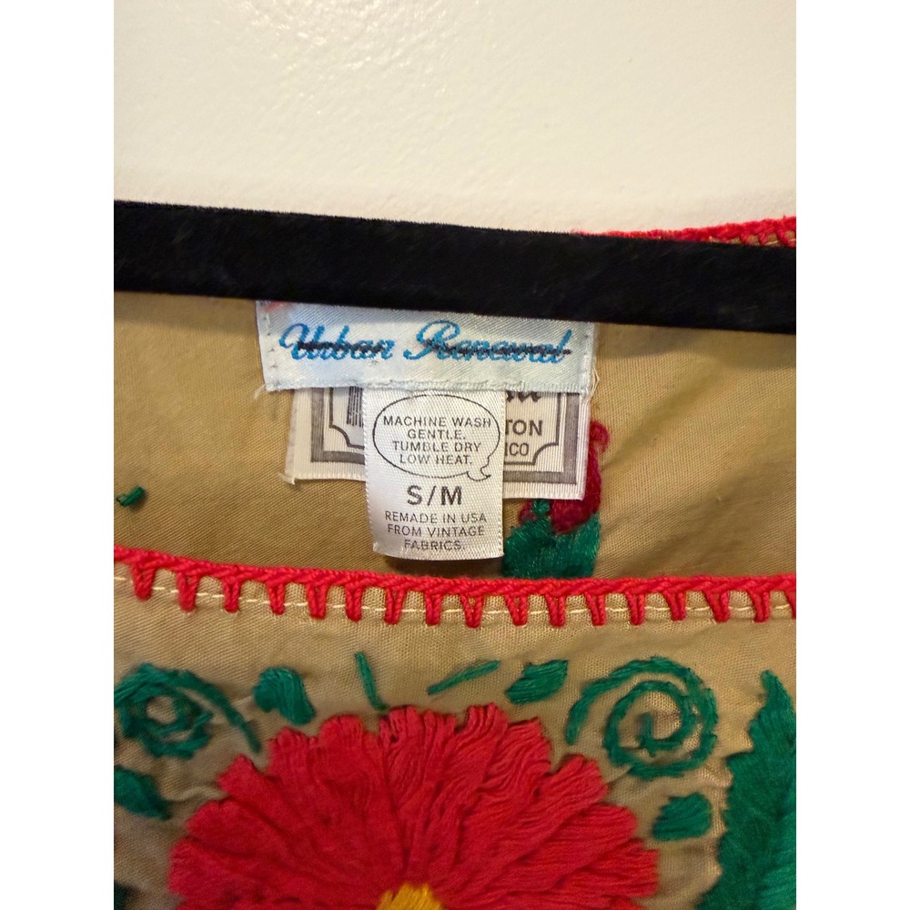 Urban Renewal Vtg Tan Floral Embroidered Boho Puff Sleeve Crop Top Milkmaid - Picture 4 of 7